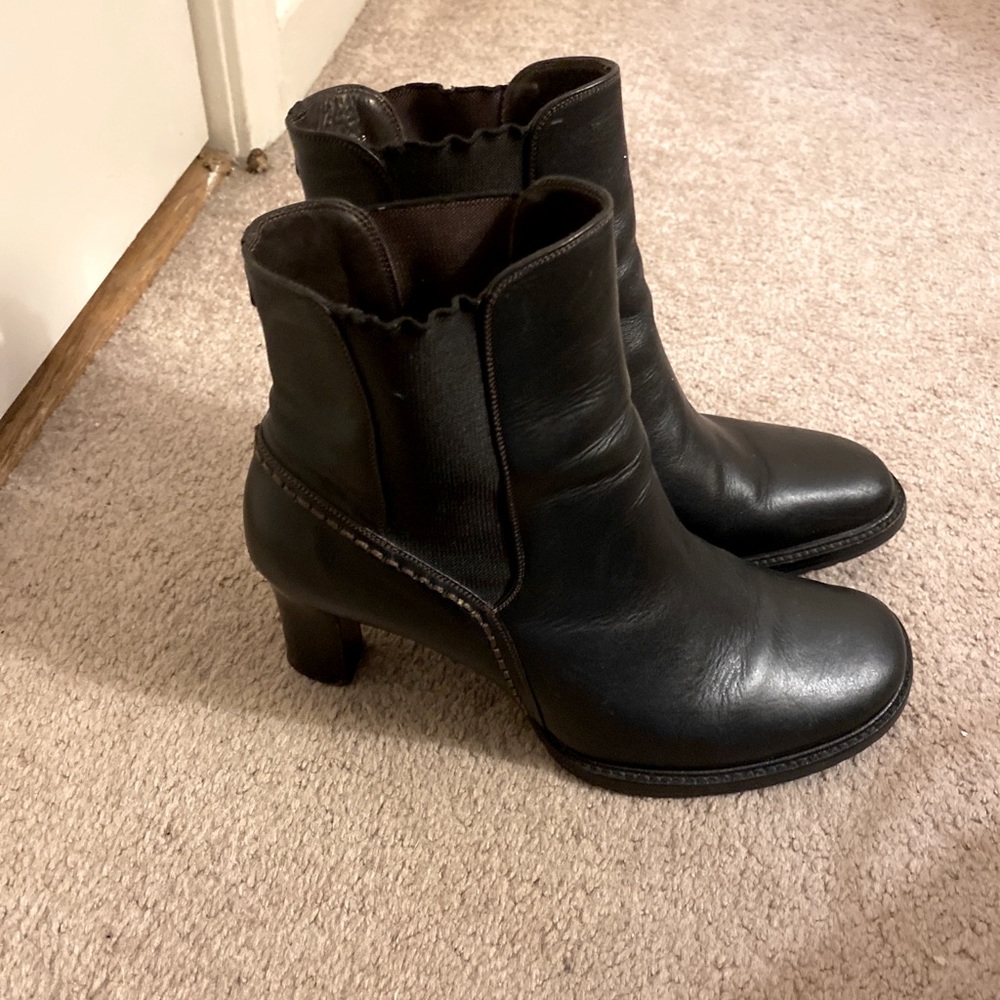 Women’s Cole Haan leather boots size 8.5